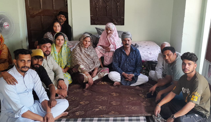 A religious ceremony was held at the darbar of Baba Jiju Shah located at Jejo Doaba